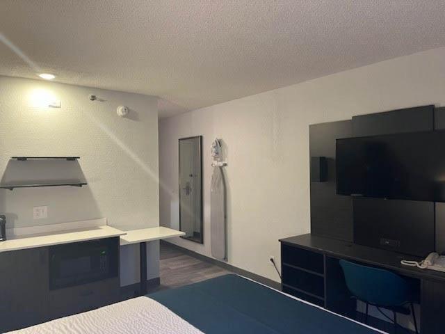 6 Norcross, Ga 3*