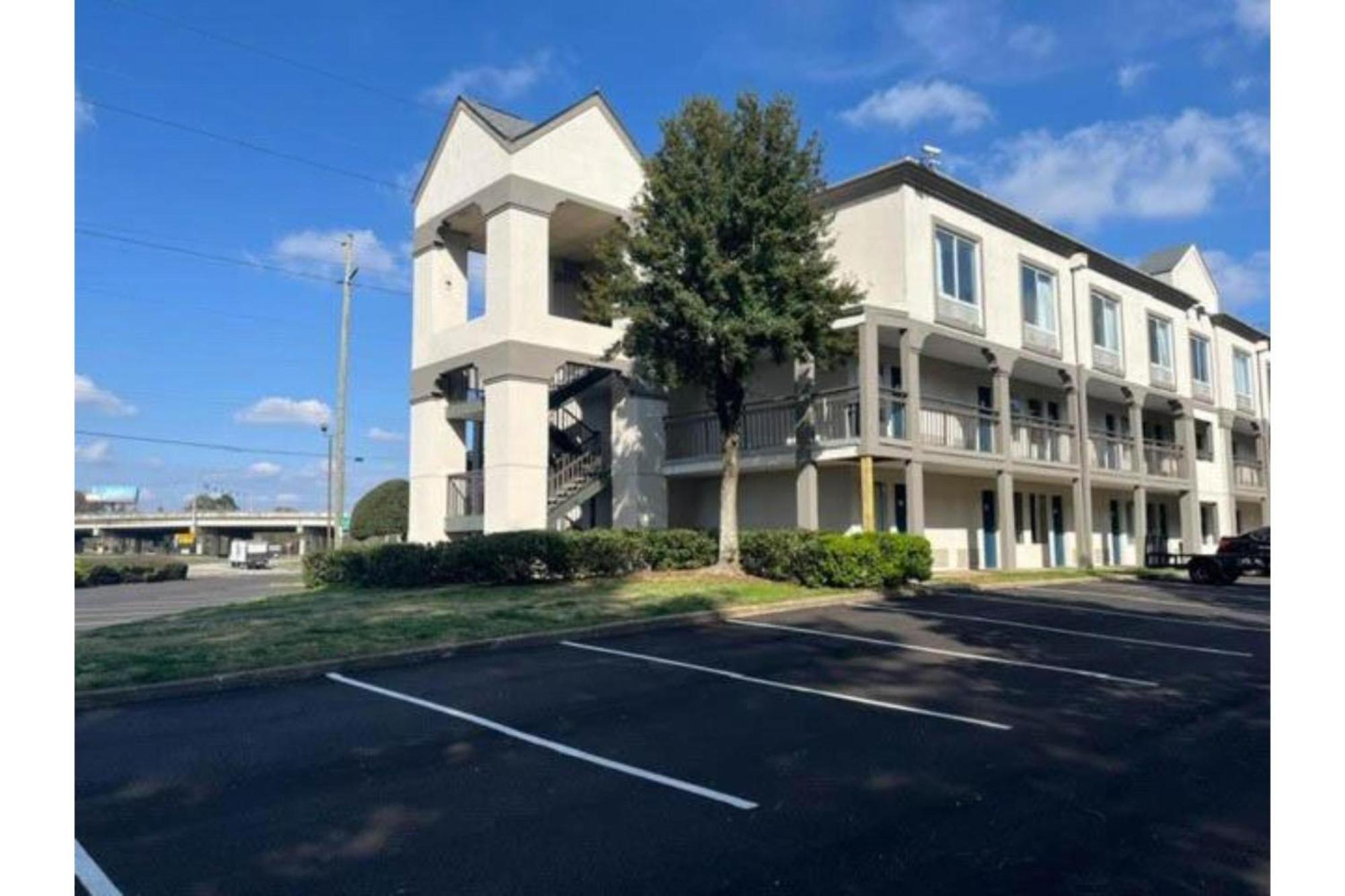 Hotel 6 Norcross, Ga